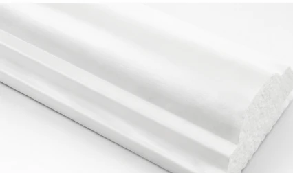 Plinte PS de înaltă calitate. Plinte albă pentru decorarea modernă a pereților interiori